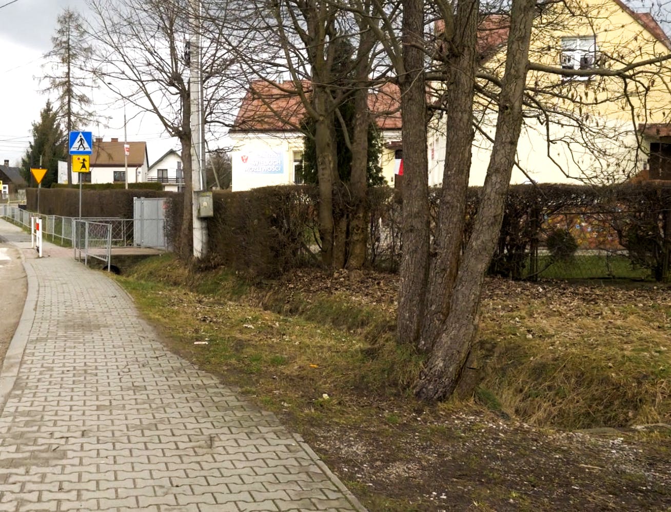 zdjęcie przedstawia SP 4 w Kielcach